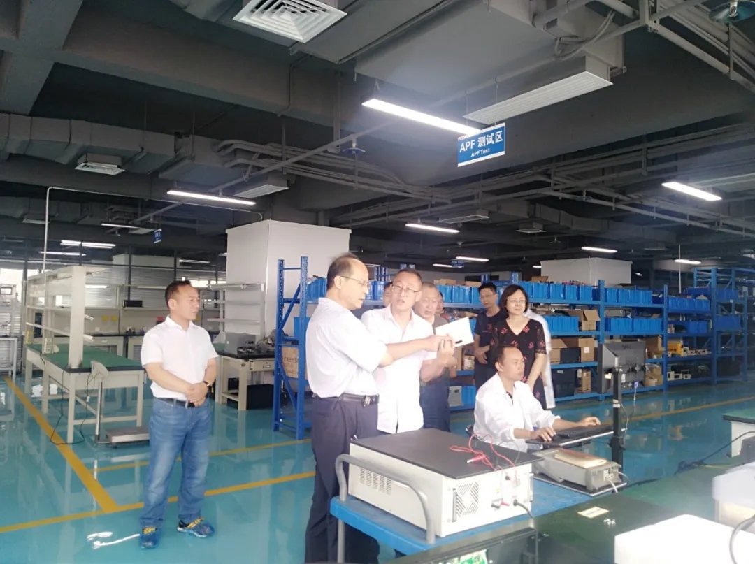 派瑞领导一行莅临西驰电气总部参观指导(图5) 派瑞领导一行莅临西驰电气总部参观指导(图5)