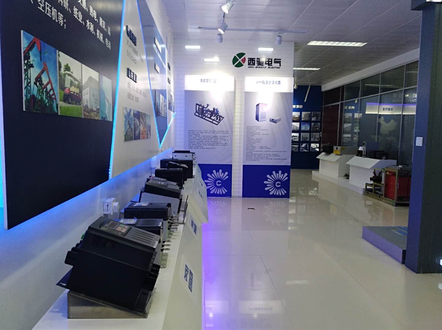 西驰展厅新貌(图6) 西驰展厅新貌(图6)