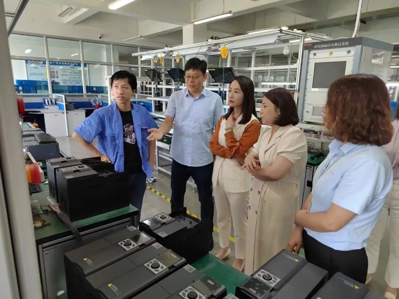 西驰电气与西安交通工程学院举行校企合作签约暨揭牌仪式(图6) 西驰电气与西安交通工程学院举行校企合作签约暨揭牌仪式(图6)